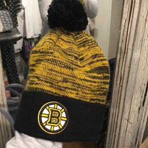 Boston Bruins beanie hat